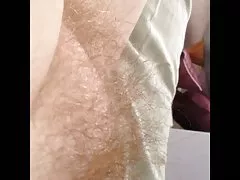Supruga meke okrugli maca nasip, trbuh, noge
