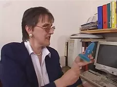 Velike sise dlakavi zrele učitelj masturbacija pt1