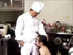Kineski restoran kuhar jebe seksi milf konobarica