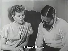 Dlakavi dečko prodire njegov novi prijatelj (1950-ih berba)