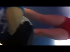 Sramežljivi teen cijeli grm i velike sise nakon plivanja